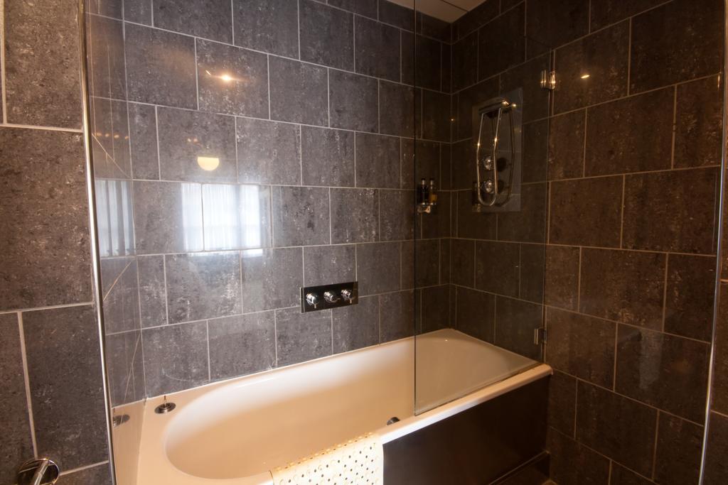 The Cawdor Hotel Llandeilo Eksteriør billede